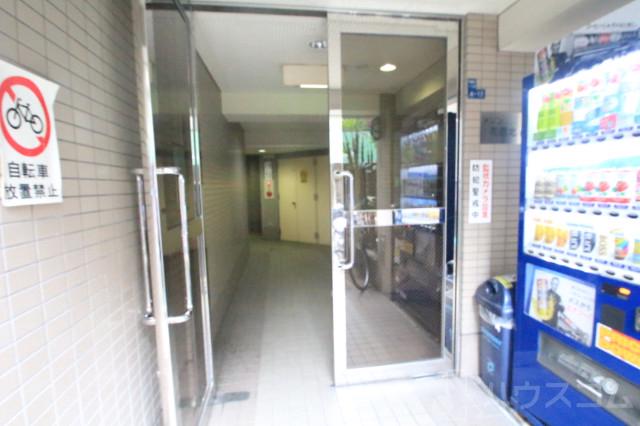 25/30 エントランス