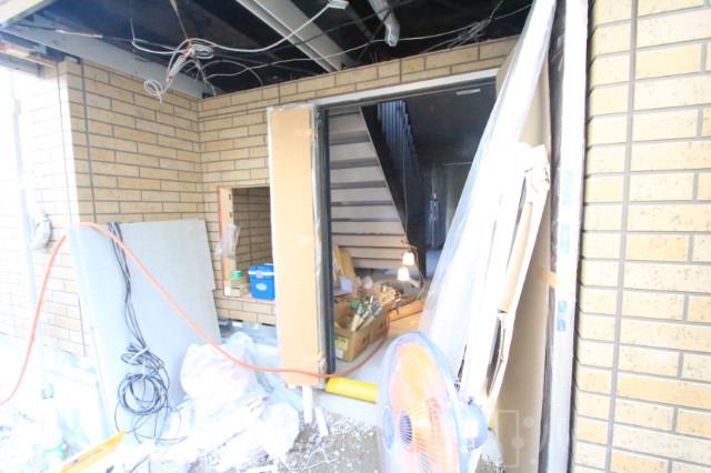 27/30 エントランス