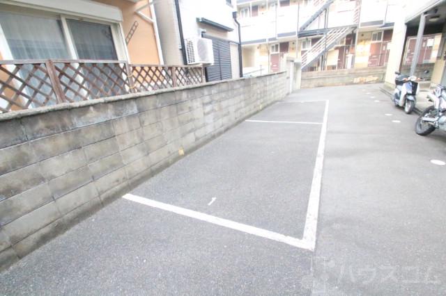 26/30 駐車場