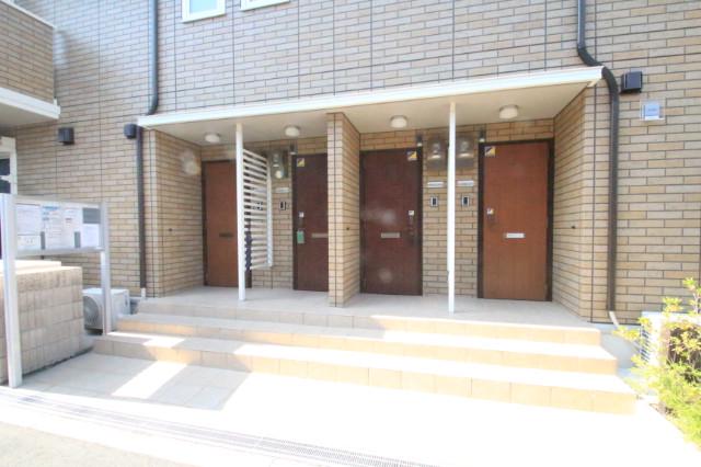 28/30 エントランス