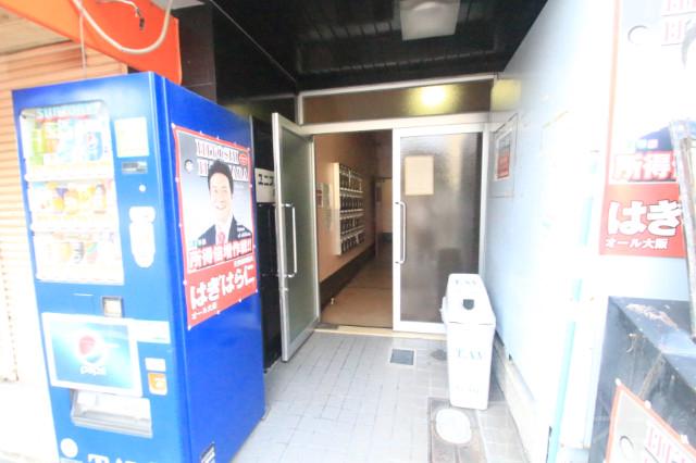 24/30 エントランス