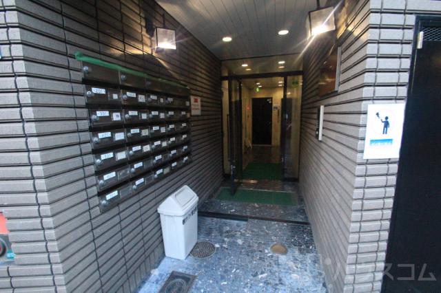 26/30 エントランス