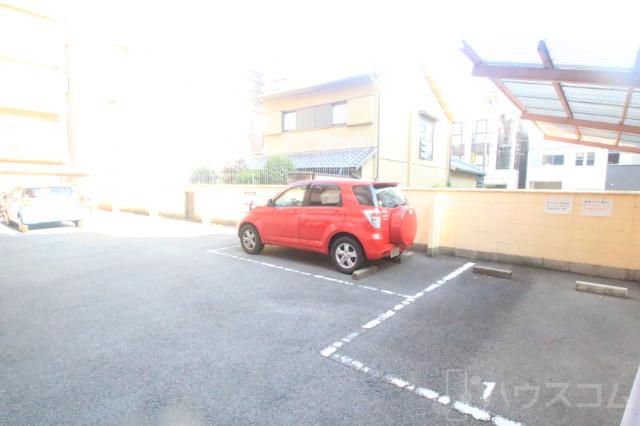 28/30 駐車場
