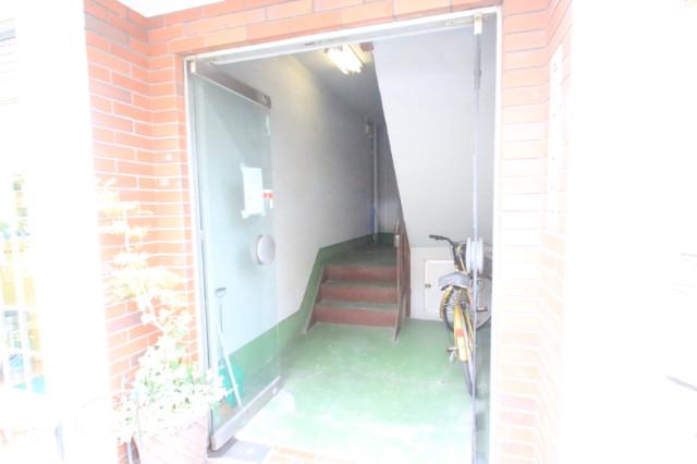 25/30 エントランス