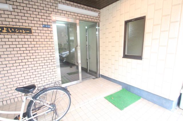 24/30 エントランス