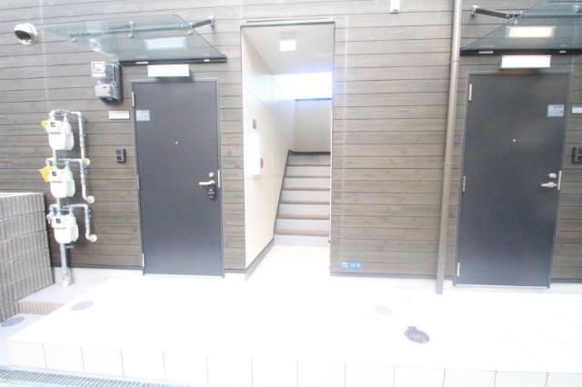 26/30 エントランス