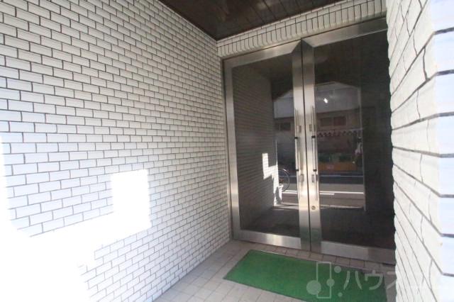 24/30 エントランス