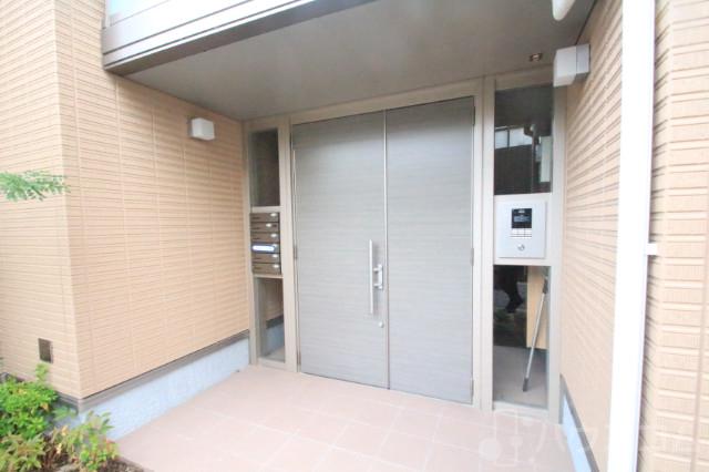 2/5 エントランス