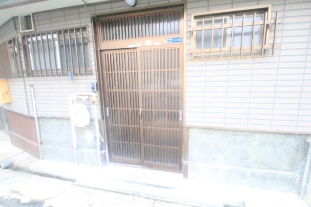 25/30 エントランス