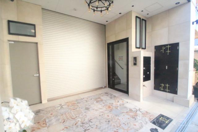 28/30 エントランス