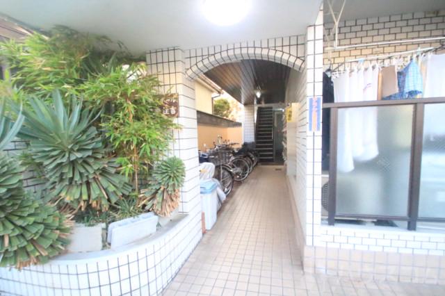 26/30 エントランス