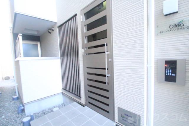 27/30 エントランス