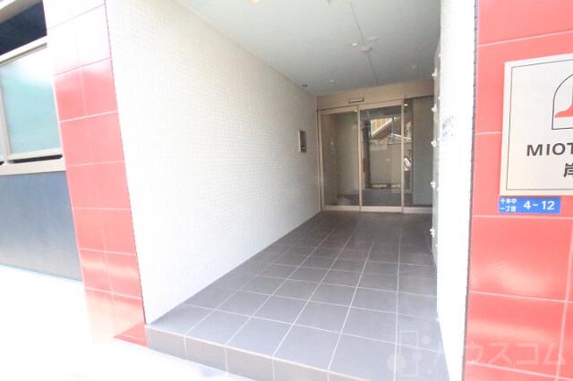 28/30 エントランス