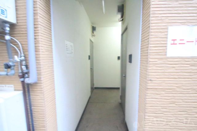 23/30 エントランス