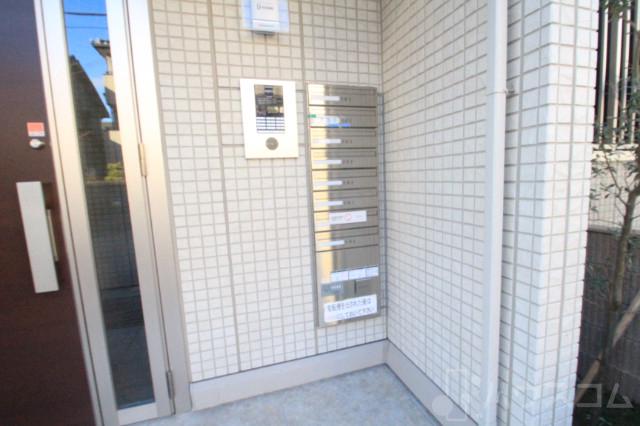 28/30 エントランス