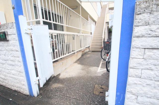 21/30 エントランス