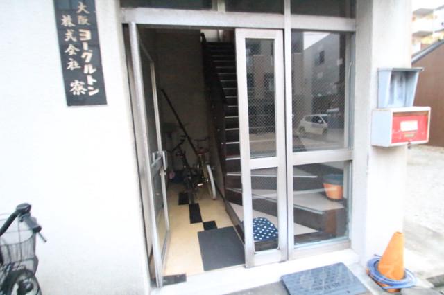 23/30 エントランス