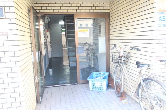 25/30 エントランス