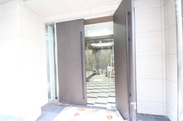 26/30 エントランス