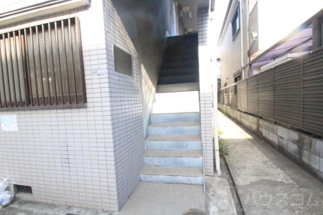 22/30 エントランス