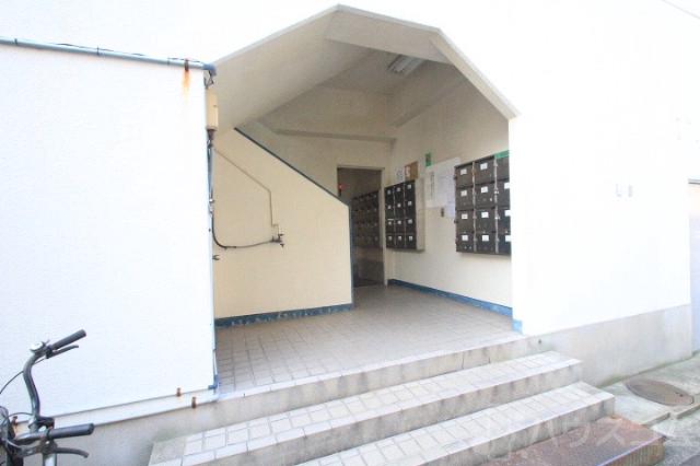 26/30 エントランス