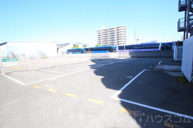 3/5 駐車場