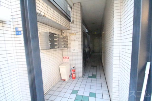 28/30 エントランス