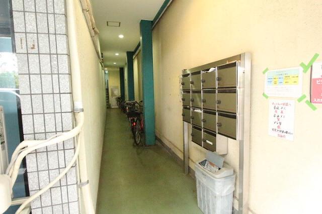 21/30 エントランス