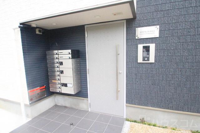 28/30 エントランス