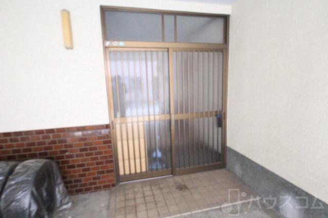 25/30 エントランス