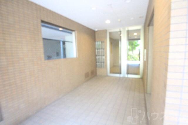 27/30 エントランス