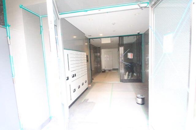 28/30 エントランス