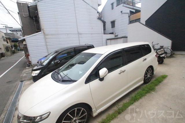 28/30 駐車場