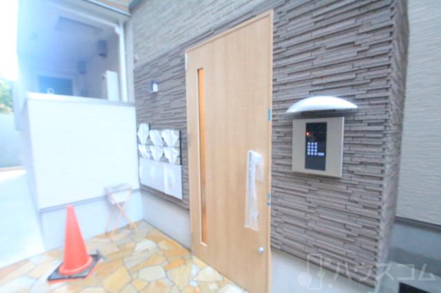 26/30 エントランス