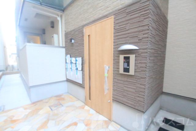 26/30 エントランス