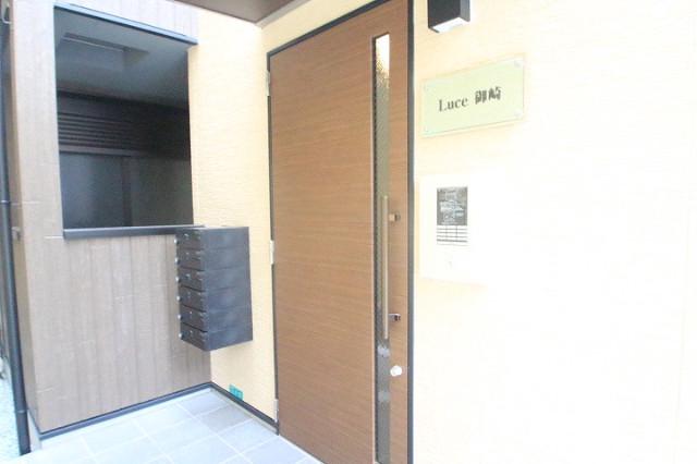 28/30 エントランス