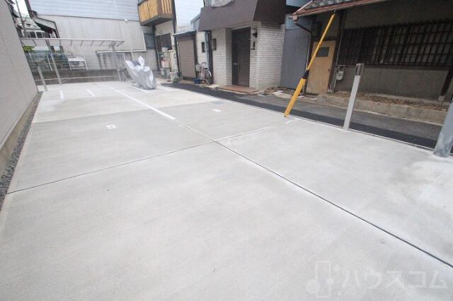 28/30 駐車場