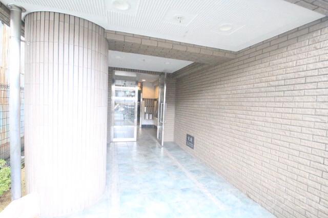 2/5 エントランス