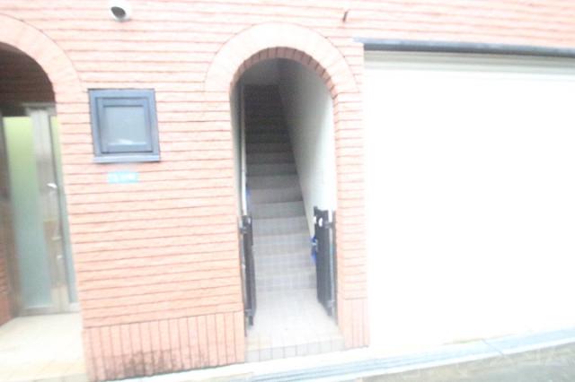 24/30 エントランス