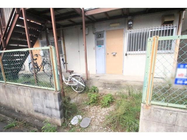 24/30 エントランス