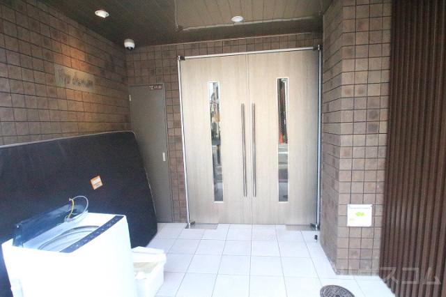 2/4 エントランス