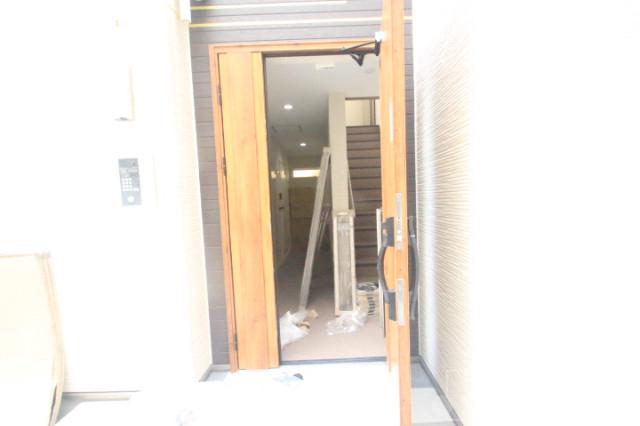 28/30 エントランス