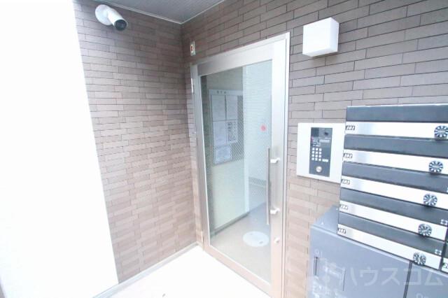 26/30 エントランス