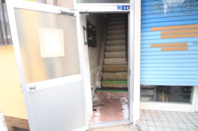 20/30 エントランス