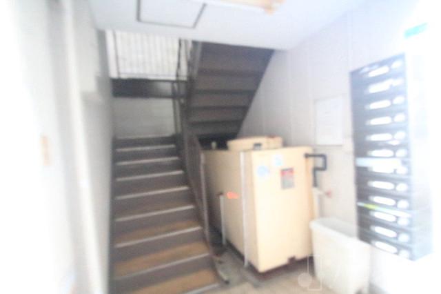 23/30 エントランス