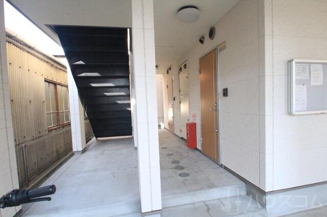 25/30 エントランス