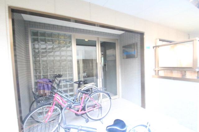 26/30 エントランス