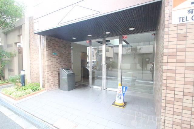 26/30 エントランス