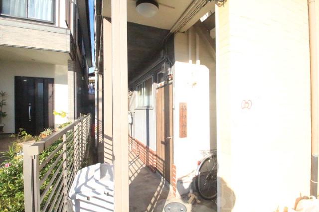 24/30 エントランス