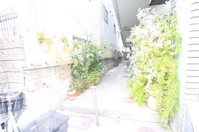 25/30 エントランス